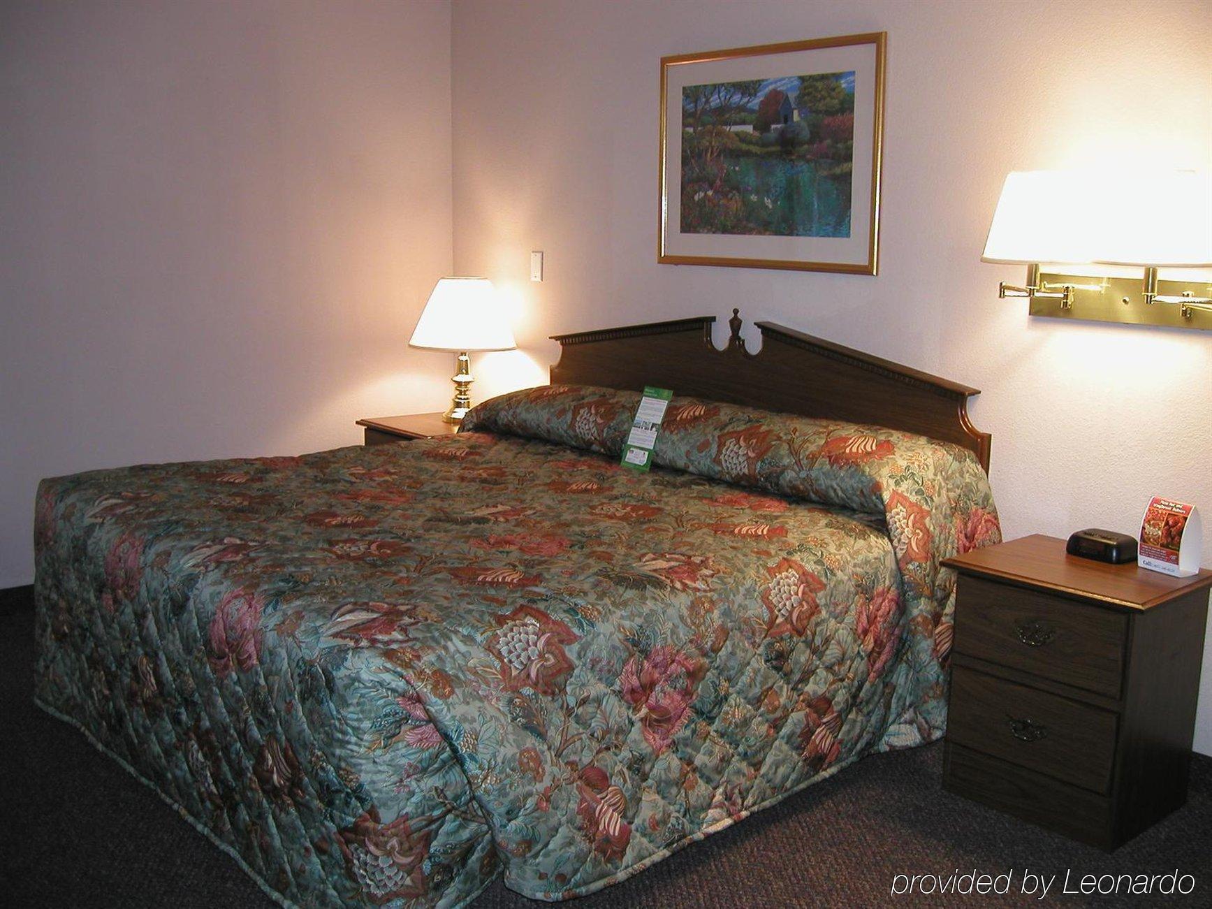 Intown Suites Extended Stay Newport News Va - I-64 Номер фото