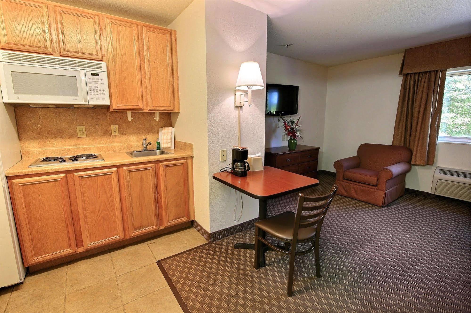 Intown Suites Extended Stay Newport News Va - I-64 Экстерьер фото